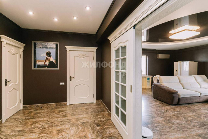 3-комн квартира Галущака улица, д.17