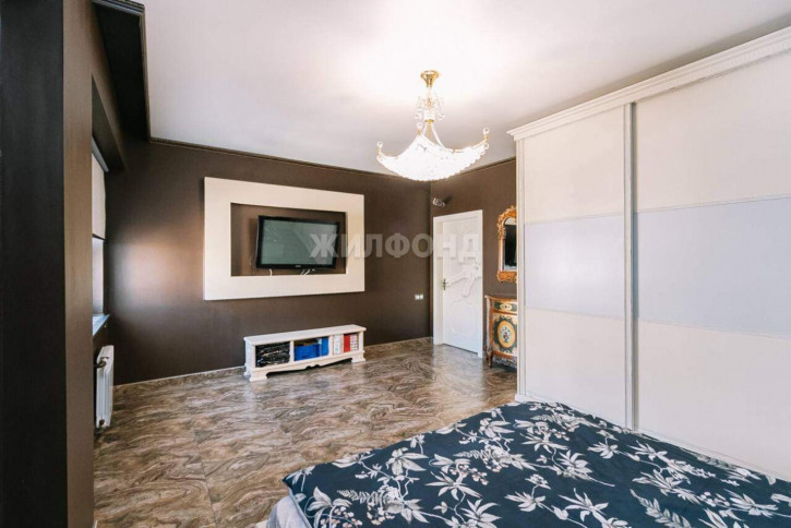 3-комн квартира Галущака улица, д.17