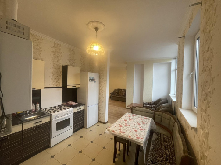 2-комн квартира улица Кати Соловьяновой, 84