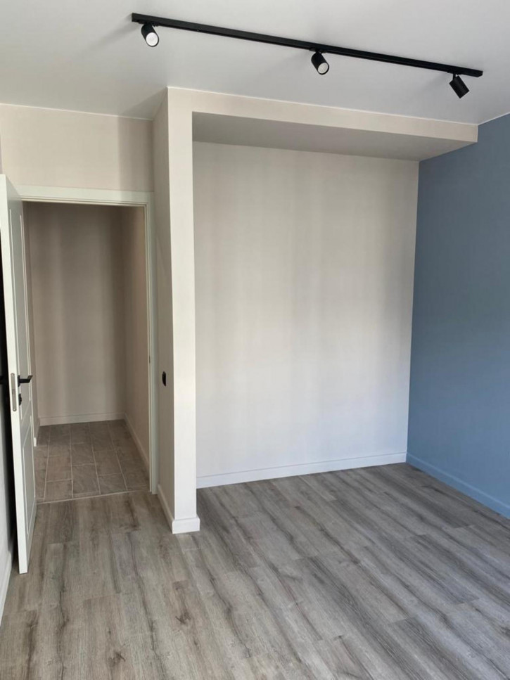 2-комн квартира улица Крылова, 13к3