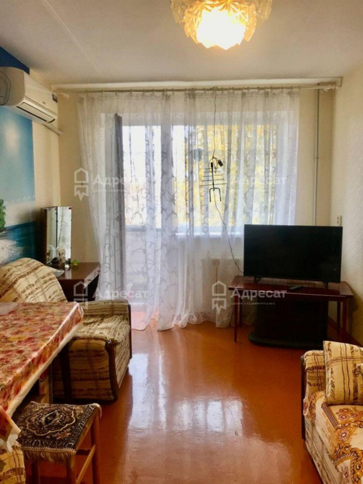 3-комн квартира ул. Зерноградская,  д.10