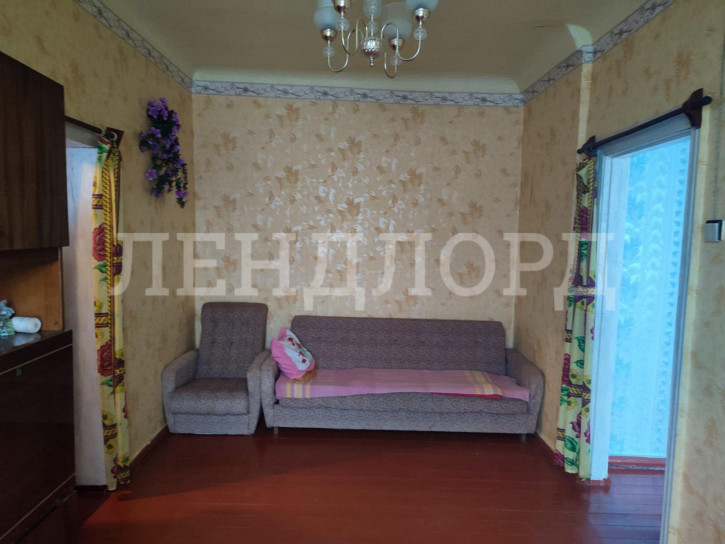 4-комн квартира Молодёжная улица, 18