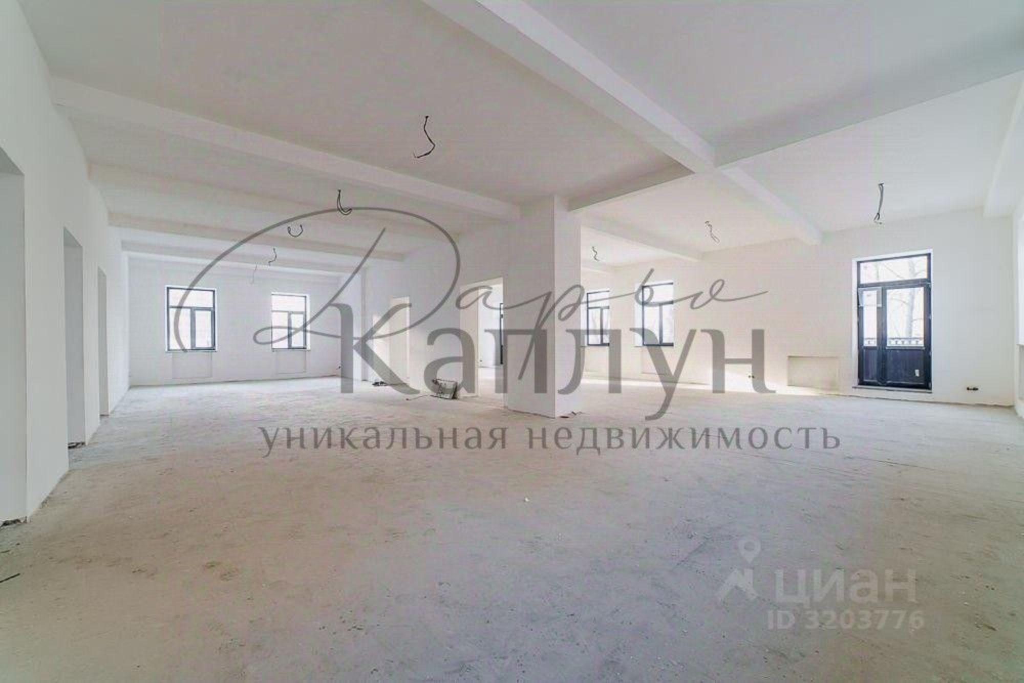Сдать ОСЗ, отдельно стоящее здание за 83 333 рублей на Большая Печёрская улица, 3