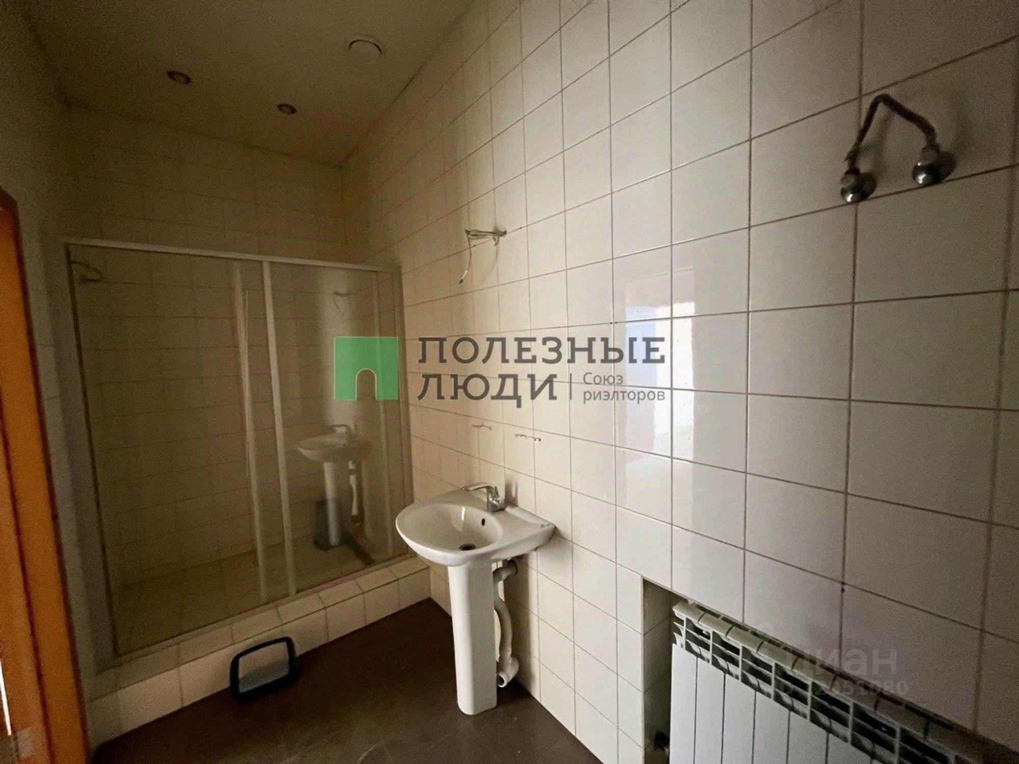 Купить ОСЗ, отдельно стоящее здание за 11 000 300 рублей на ул им Орджоникидзе Г.К., 12Б