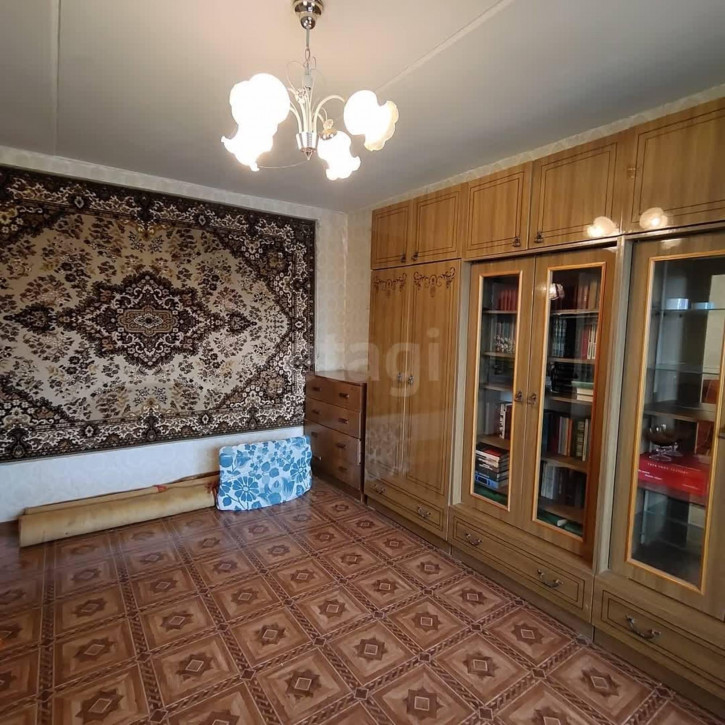 2-комн квартира улица Прокатова, 10
