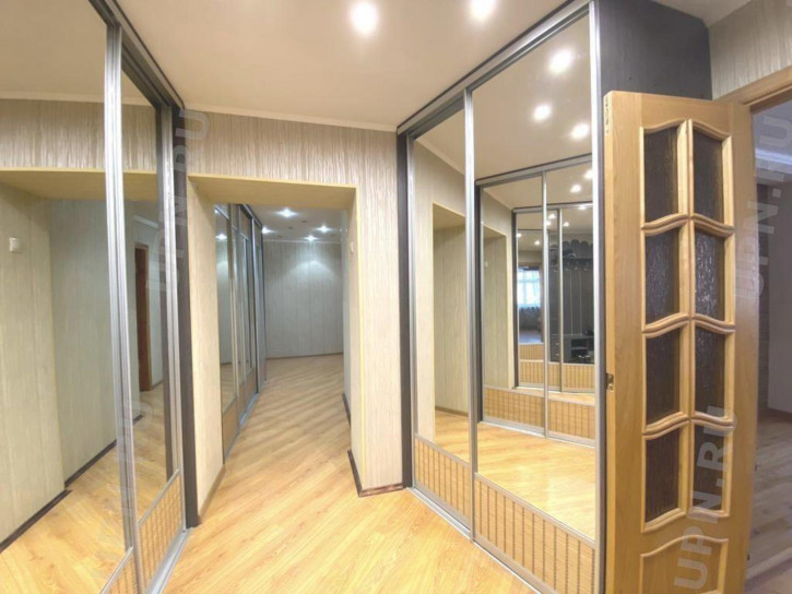 4-комн квартира сулимова, 6