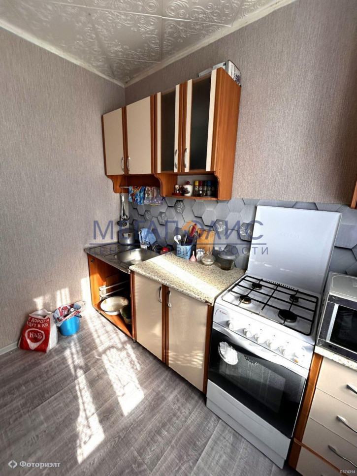 2-комн квартира Братьев Захаровых ул, 8