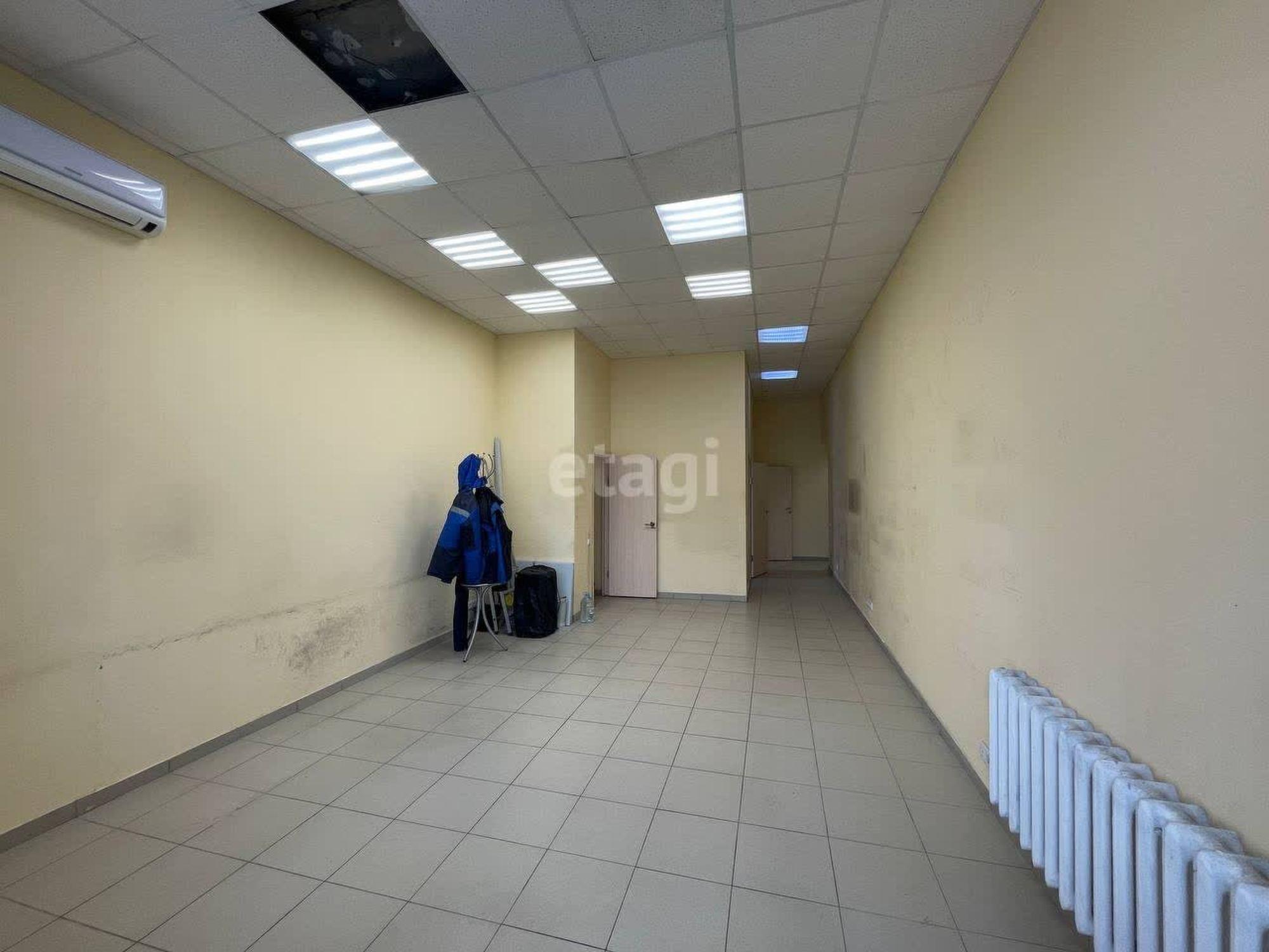 Сдать торговое помещение за 100 000 рублей на Максима Горького 90