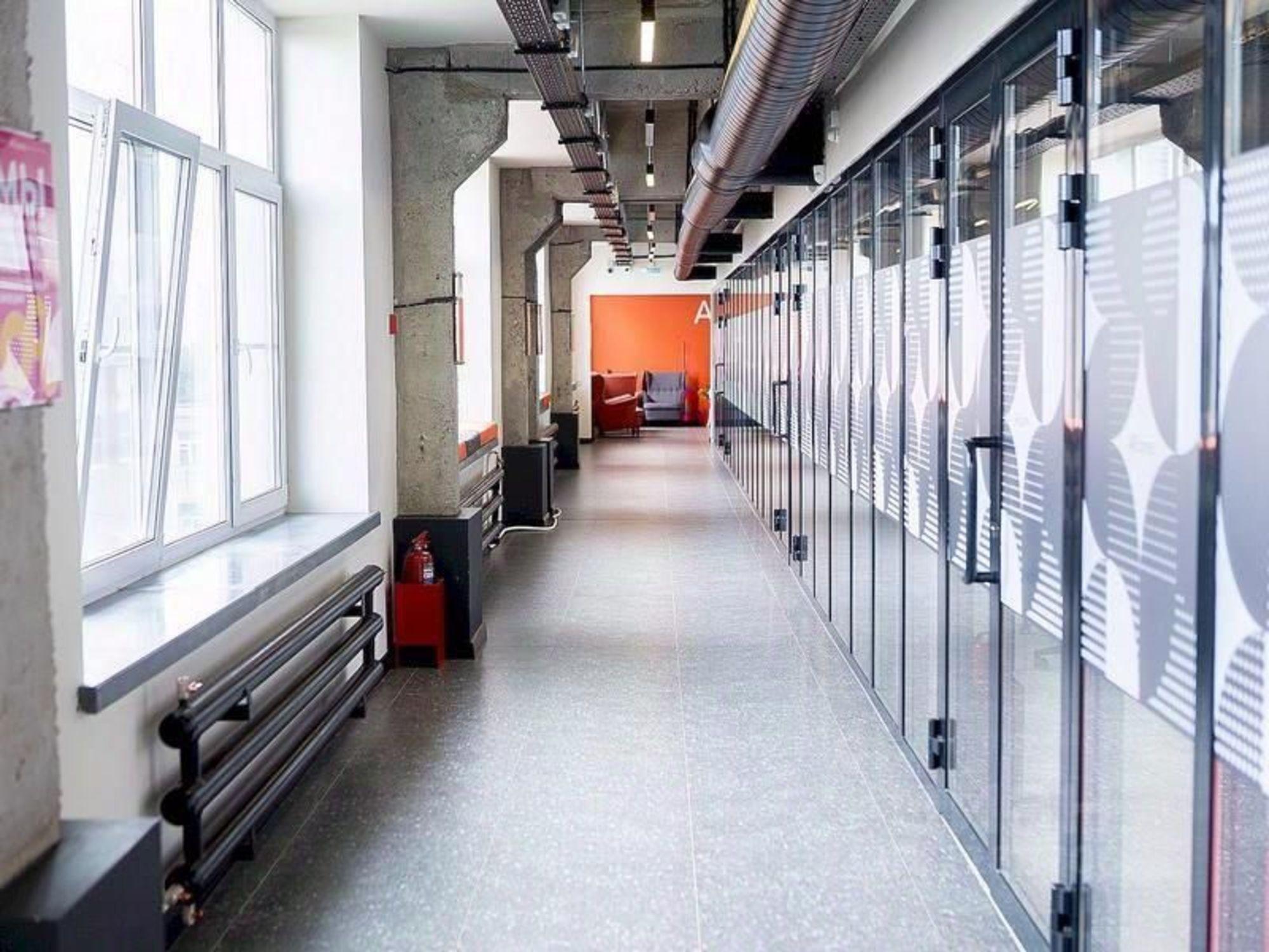 Сдать офис, помещение под офис за 13 200 рублей на улица Нартова, 6 к8