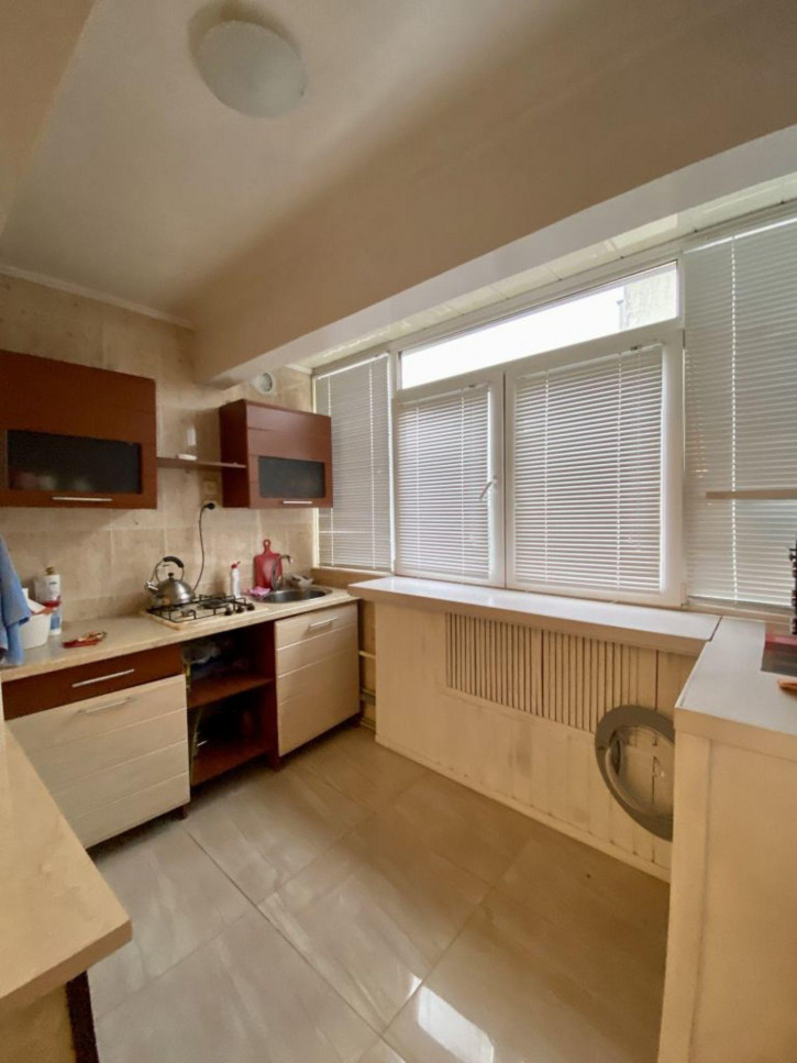 2-комн квартира Крайнего ул, 4