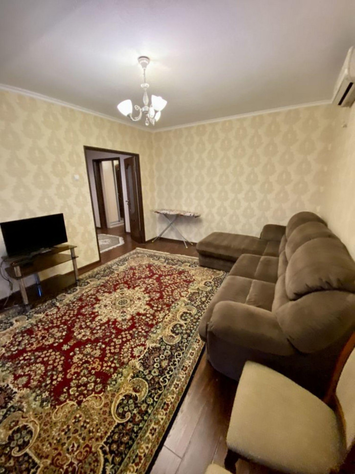 2-комн квартира Крайнего ул, 4