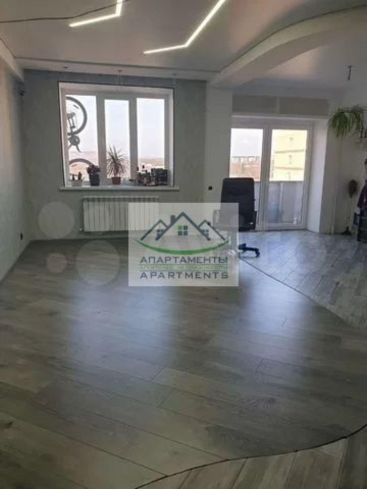 3-комн квартира Булгакова ул, 15