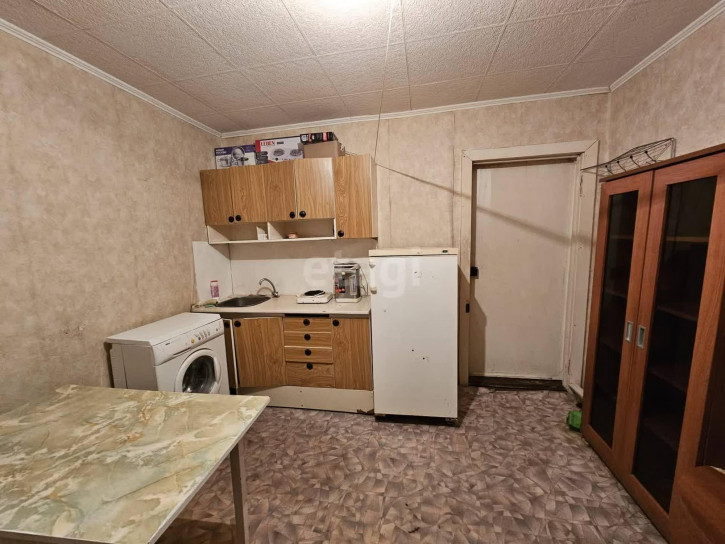 Комната Республики, 248