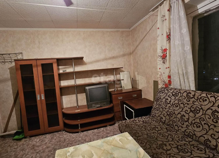 Комната Республики, 248