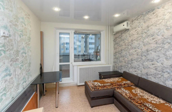 3-комн квартира Камчатская, 50
