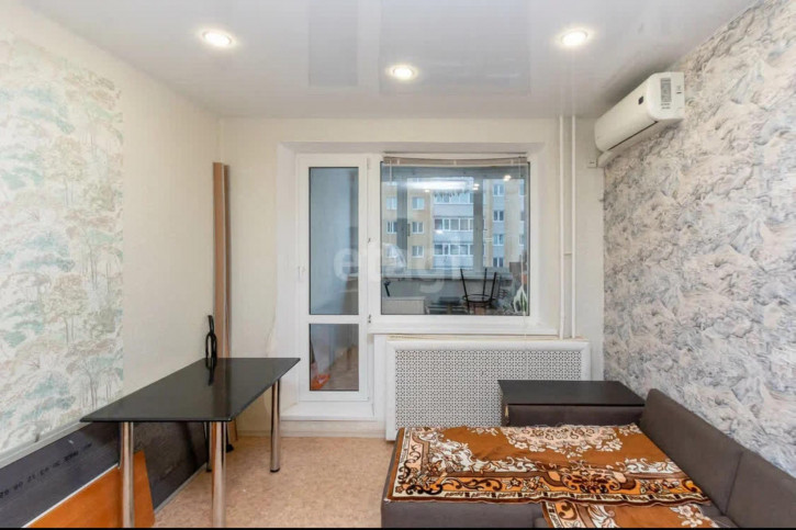 3-комн квартира Камчатская, 50