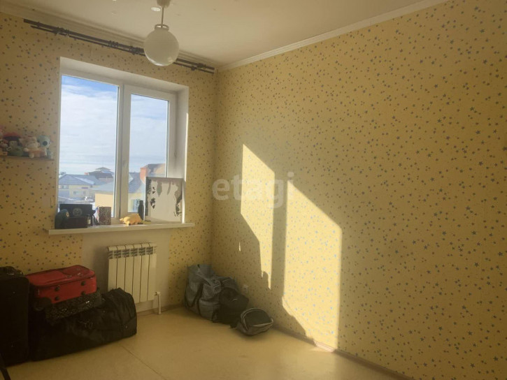 3-комн квартира Центральный (мкр Молодежный) б-р, 8