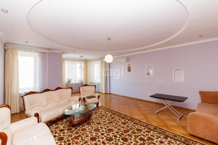 4-комн квартира Немцова, 22