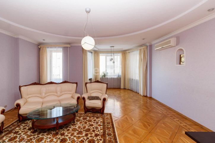 4-комн квартира Немцова, 22
