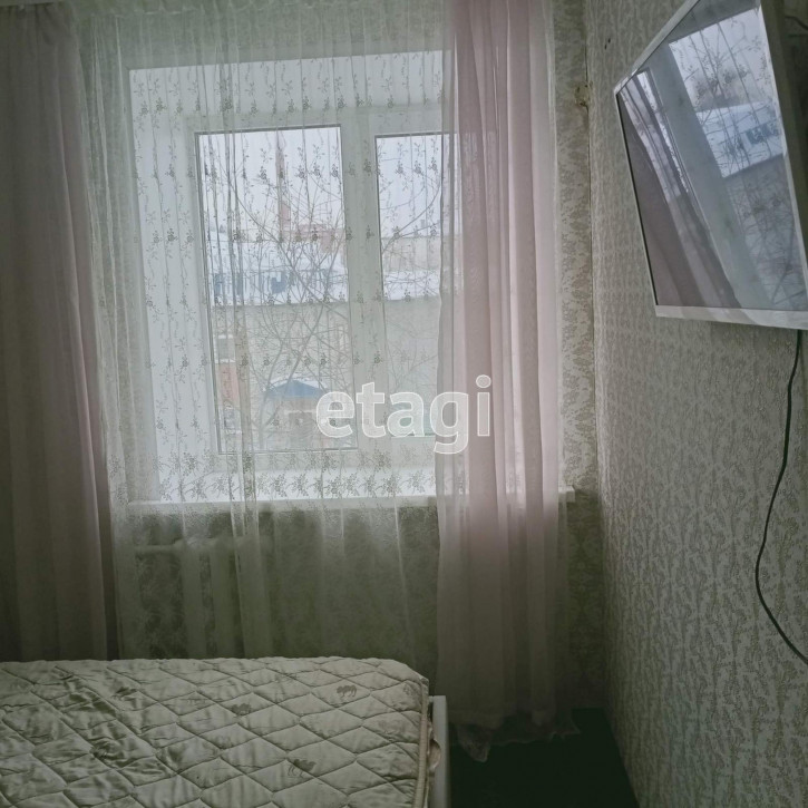 3-комн квартира Космонавтов, 1б