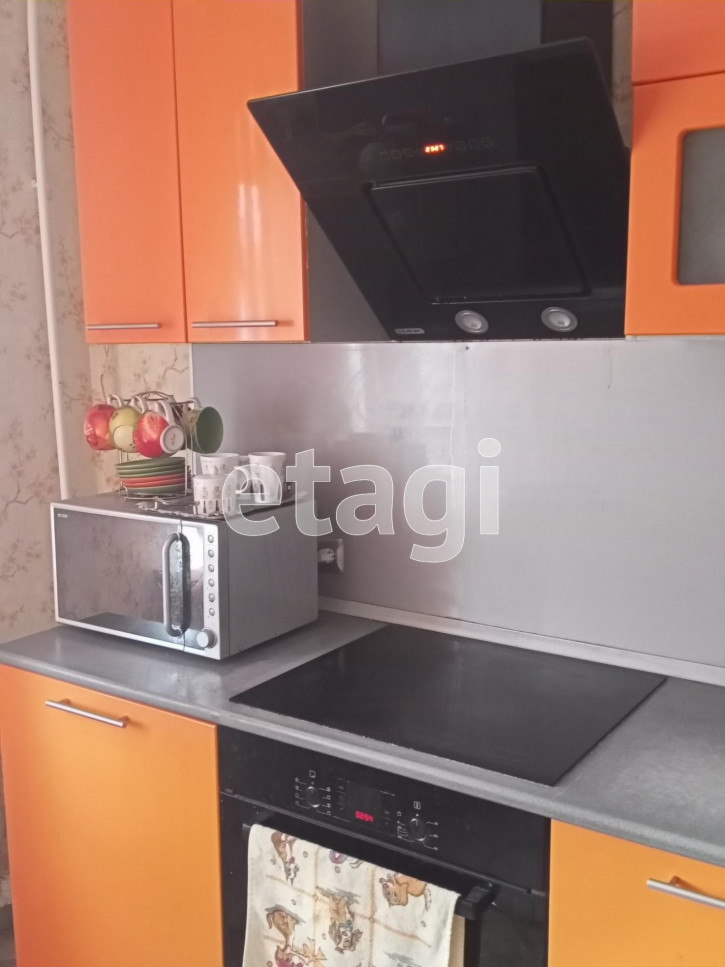 3-комн квартира Космонавтов, 1б