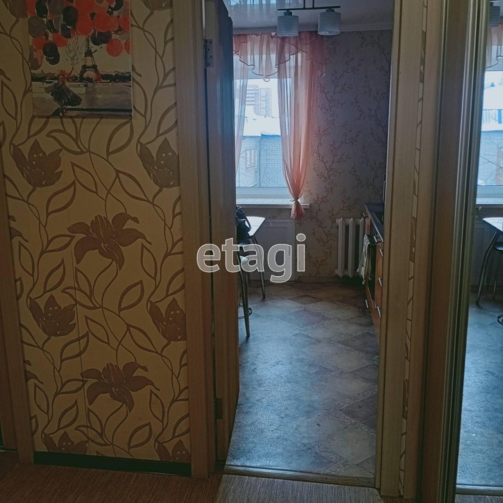 3-комн квартира Космонавтов, 1б