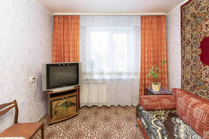 3-комн квартира Народная, 8