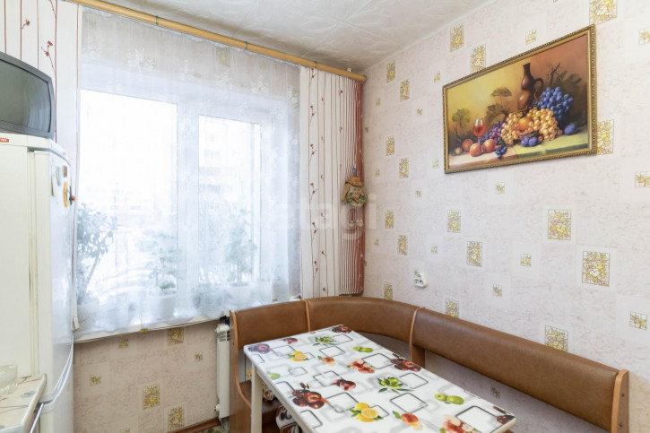 3-комн квартира Народная, 8