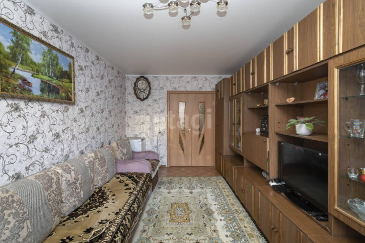 3-комн квартира Народная, 8