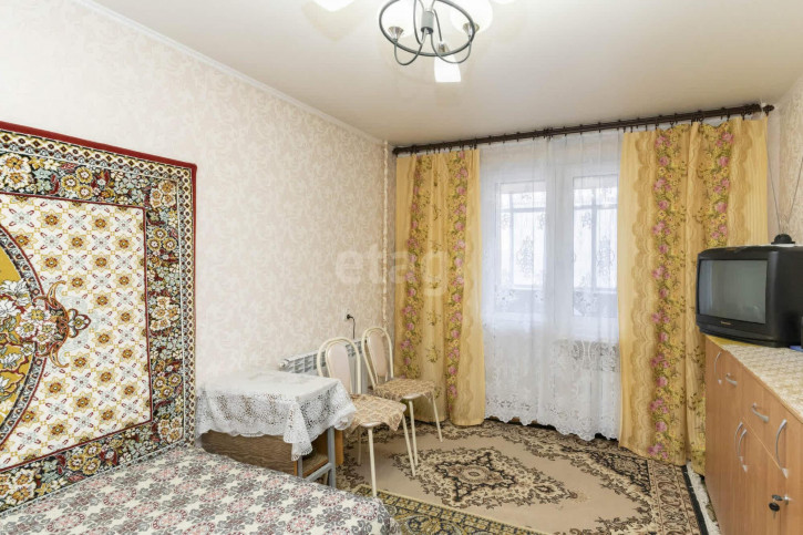 3-комн квартира Народная, 8