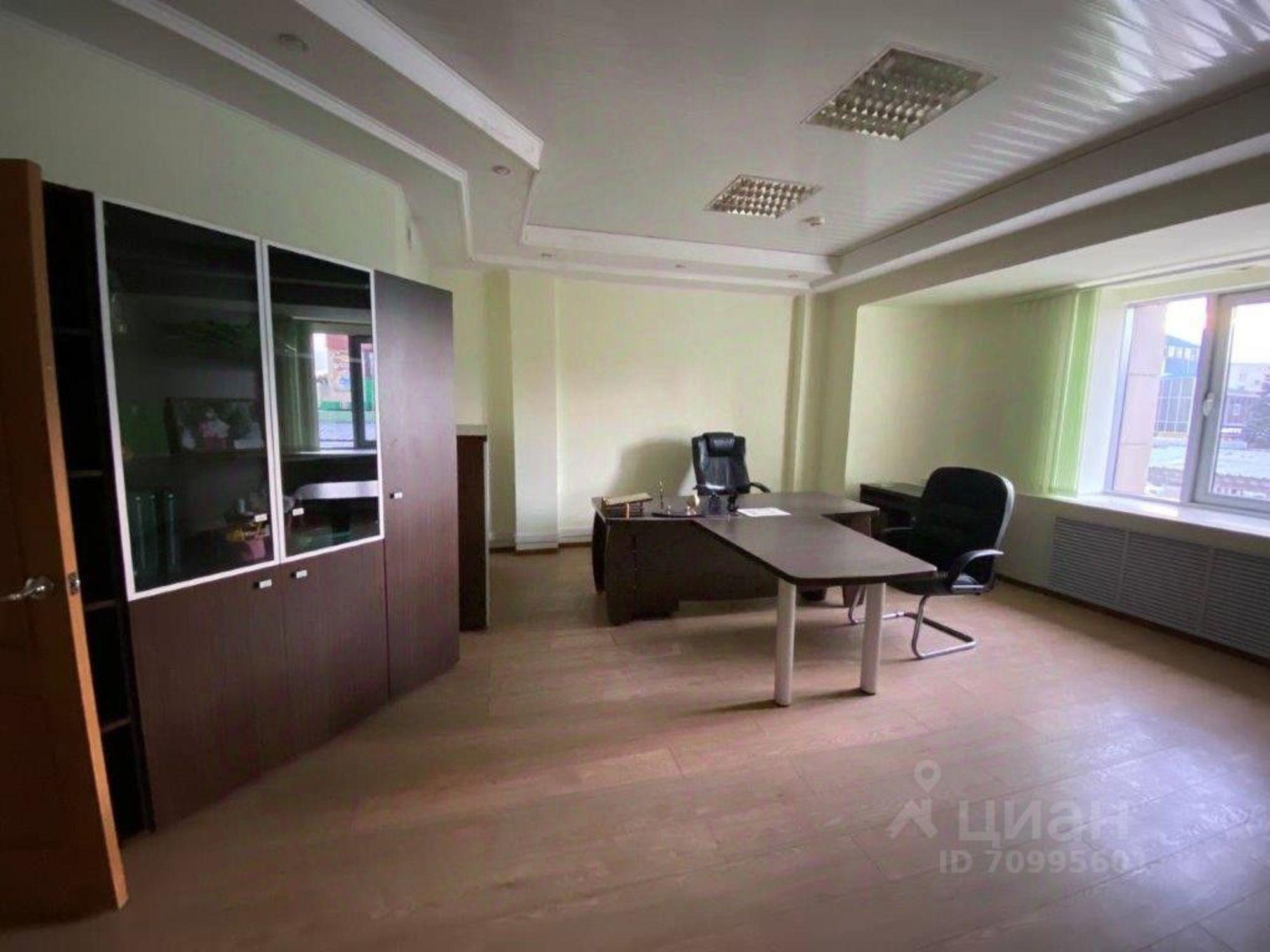 Купить ОСЗ, отдельно стоящее здание за 790 200 рублей на ул Калинина, 11