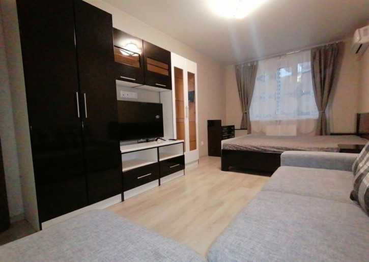1-комн квартира Революционная улица, 101в