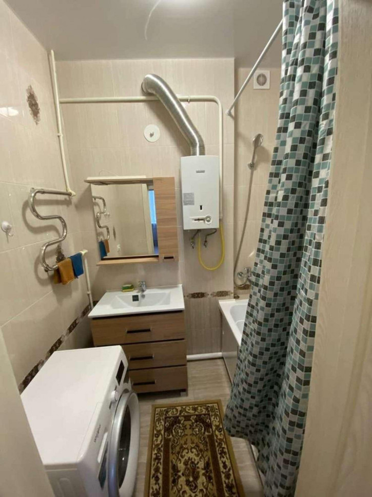 2-комн квартира Свободы улица, 85