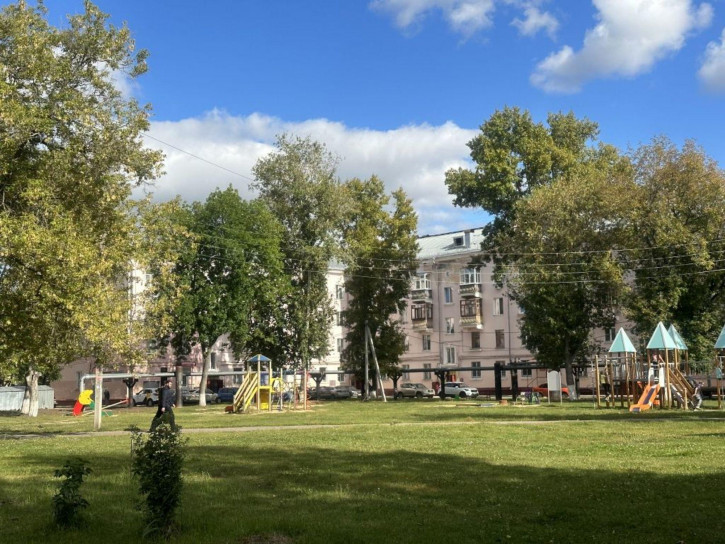 3-комн квартира Бурденко ул, 20