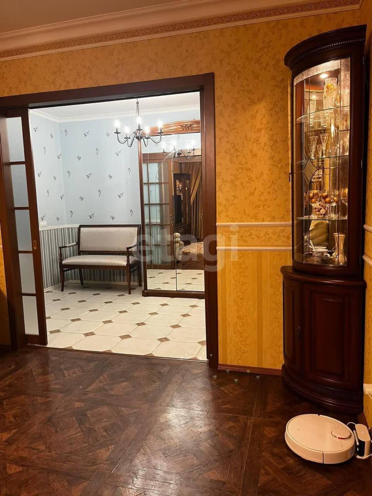 Купить квартиру за 19 210 000 рублей на Блюхера, 45