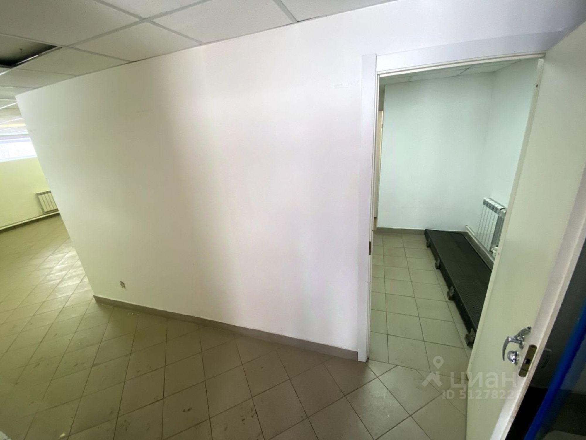 Купить торговое помещение за 2 495 390 рублей на Первомайская улица, 5