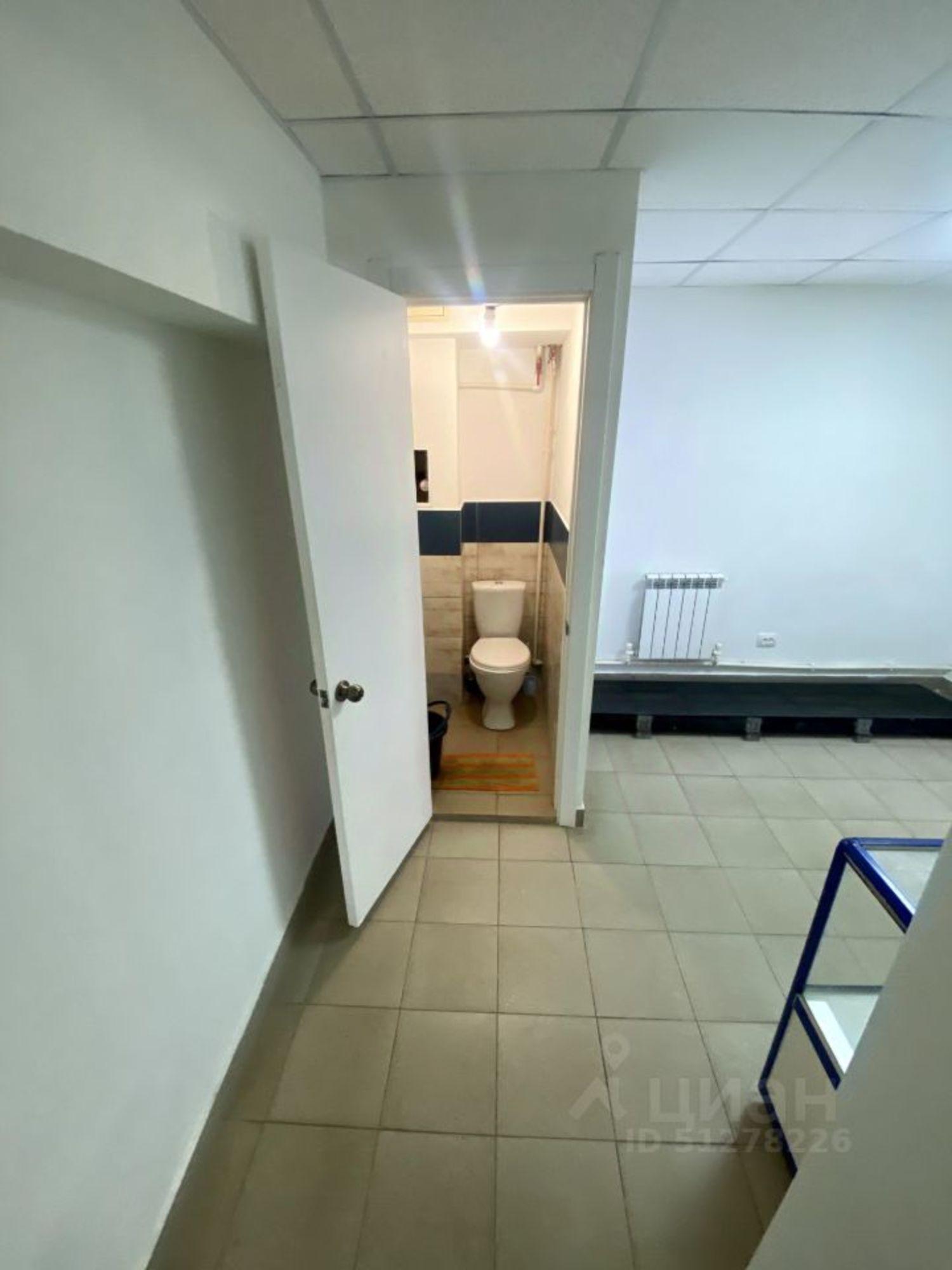 Купить торговое помещение за 2 495 390 рублей на Первомайская улица, 5