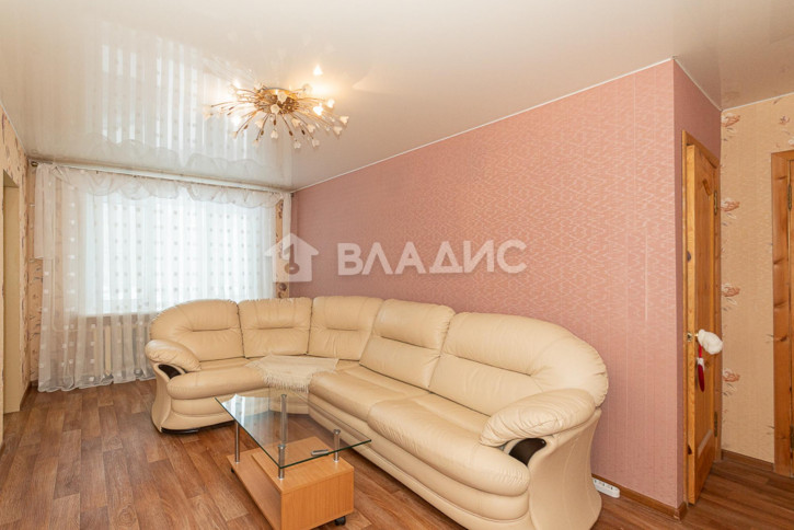 3-комн квартира Тракторная улица