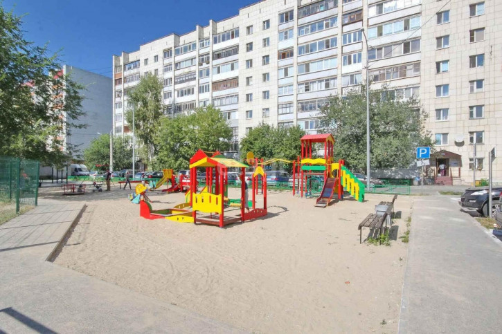 3-комн квартира Шишкова, 84