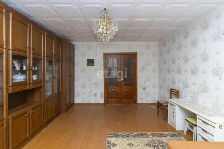 4-комн квартира Широтная, 19а
