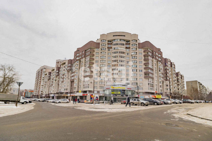 4-комн квартира Блюхера, 45