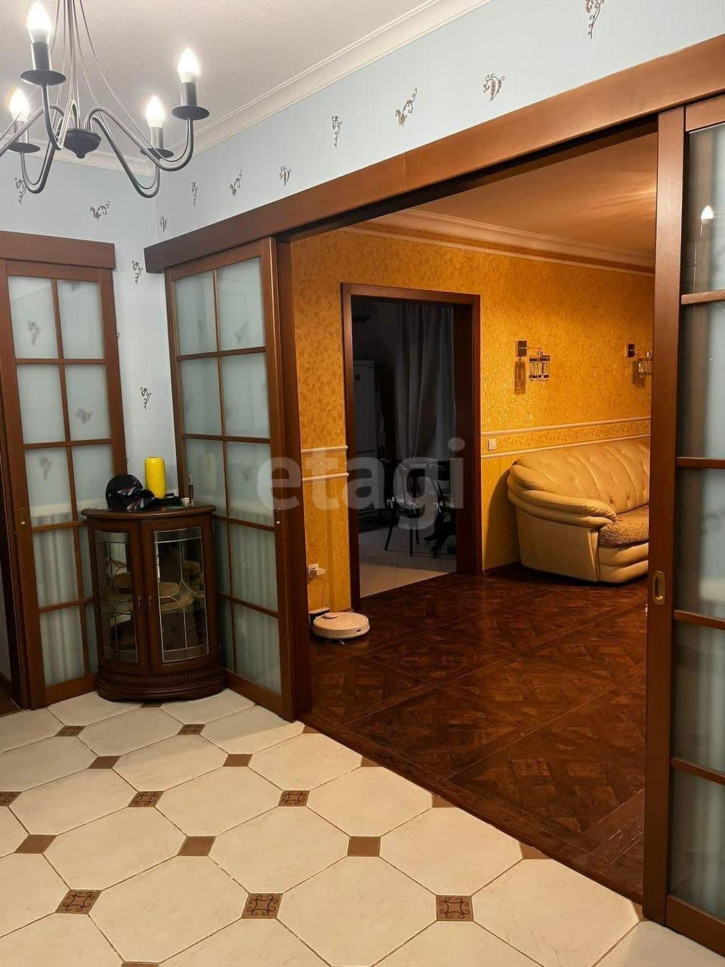 4-комн квартира Блюхера, 45