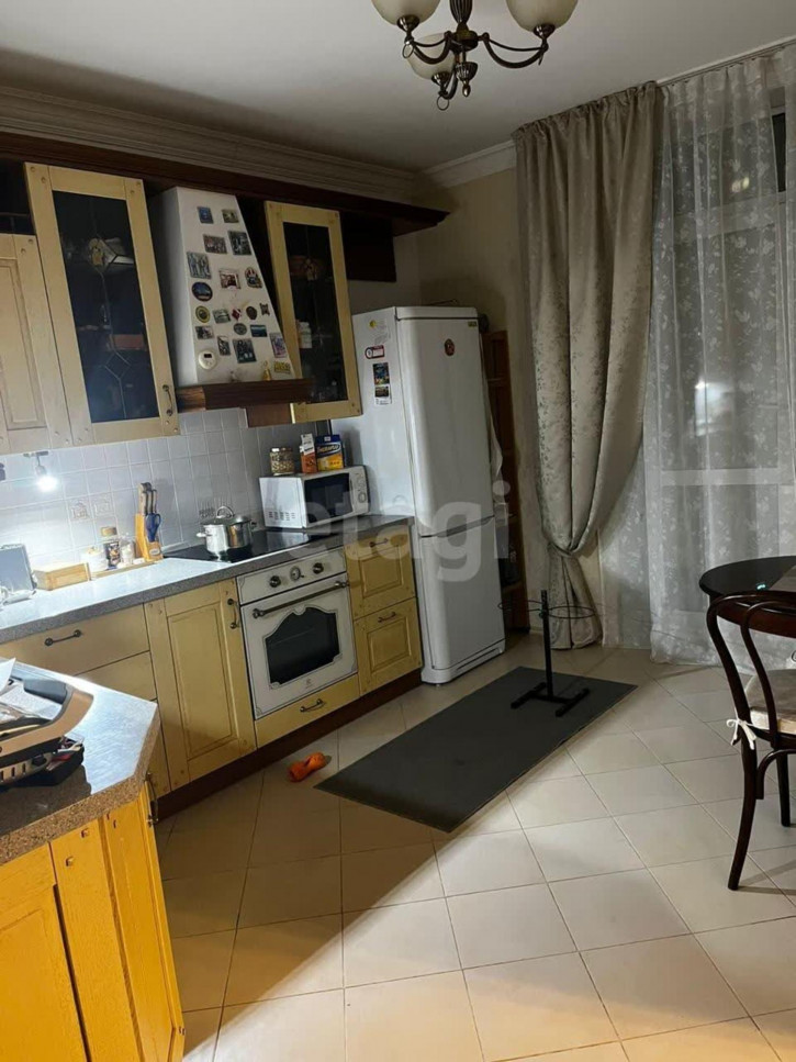 4-комн квартира Блюхера, 45