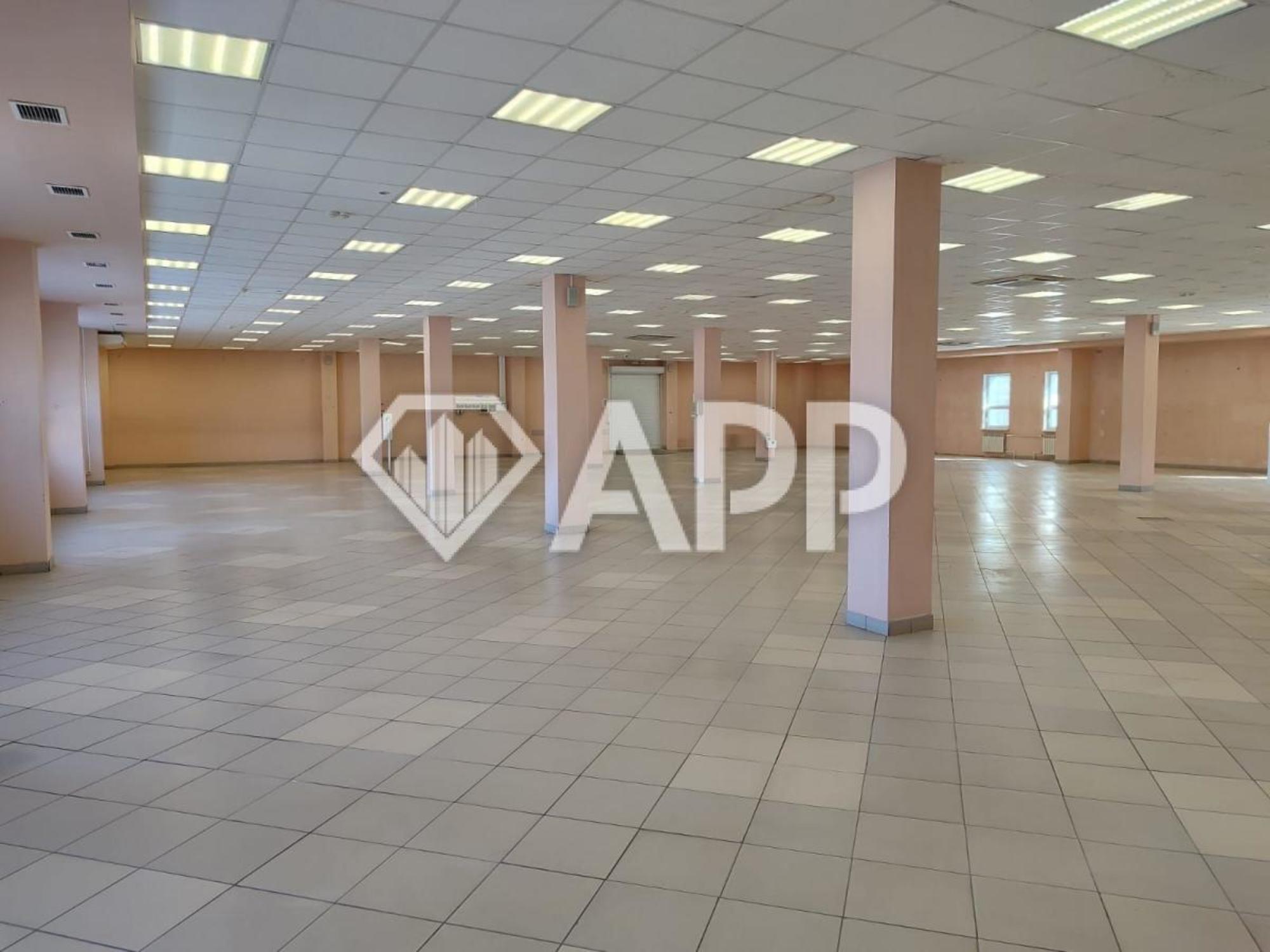 Сдать торговое помещение за 306 106 рублей на Лесной проезд