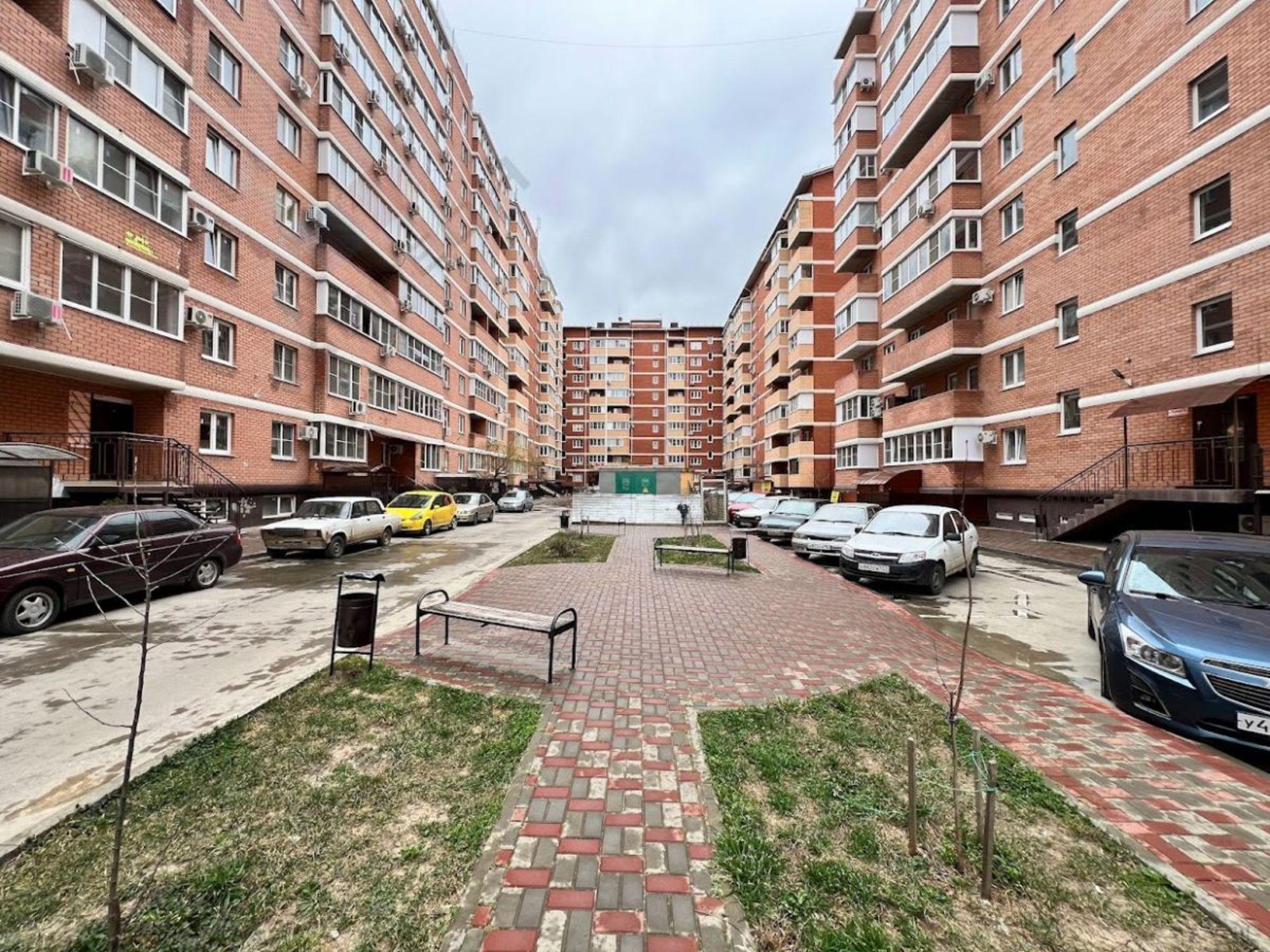 Купить торговое помещение за 3 400 000 рублей на Комарова В.М. ул (Российский п), 21/1 корпус 2