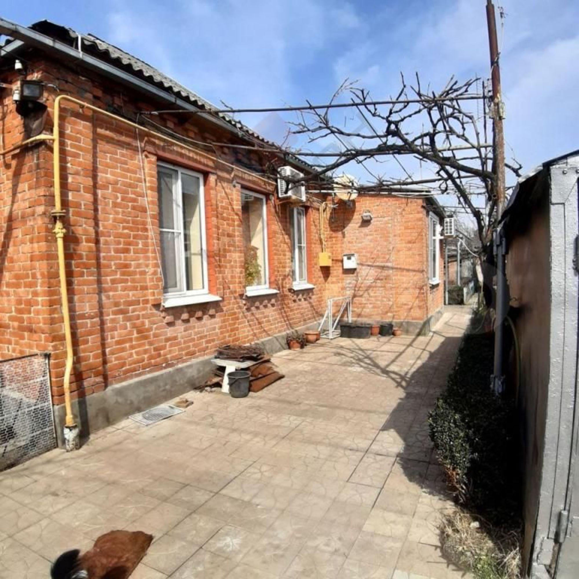 Купить дачу, дом, коттедж за 15 000 000 рублей на Толбухина ул, 118