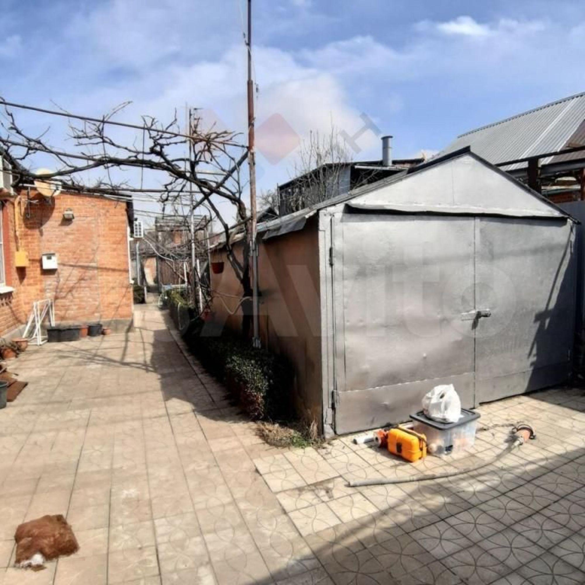 Купить дачу, дом, коттедж за 15 000 000 рублей на Толбухина ул, 118