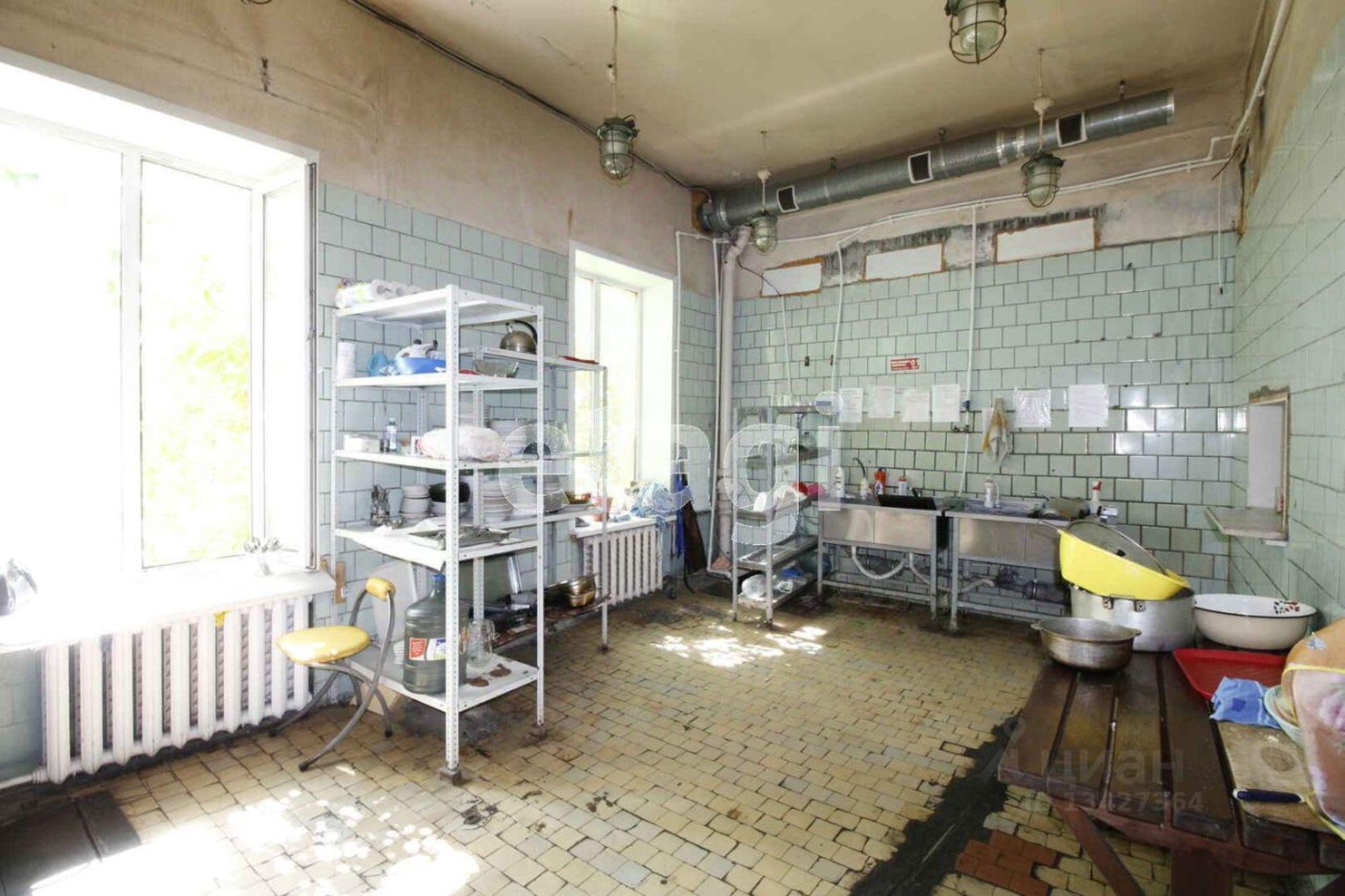 Сдать торговое помещение за 64 801 рублей на улица Карла Маркса, 106