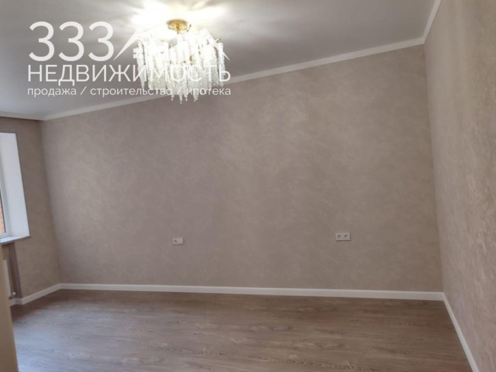 3-комн квартира Героев Отечества пр, 8