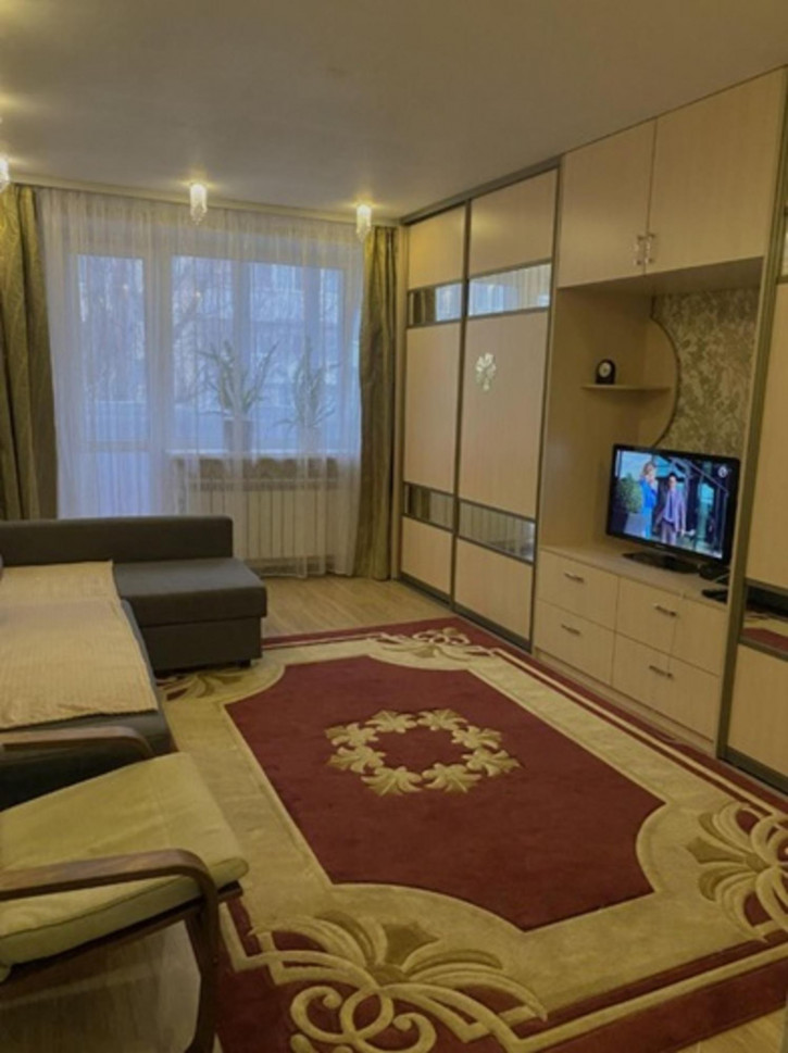 2-комн квартира Луначарского улица, 101